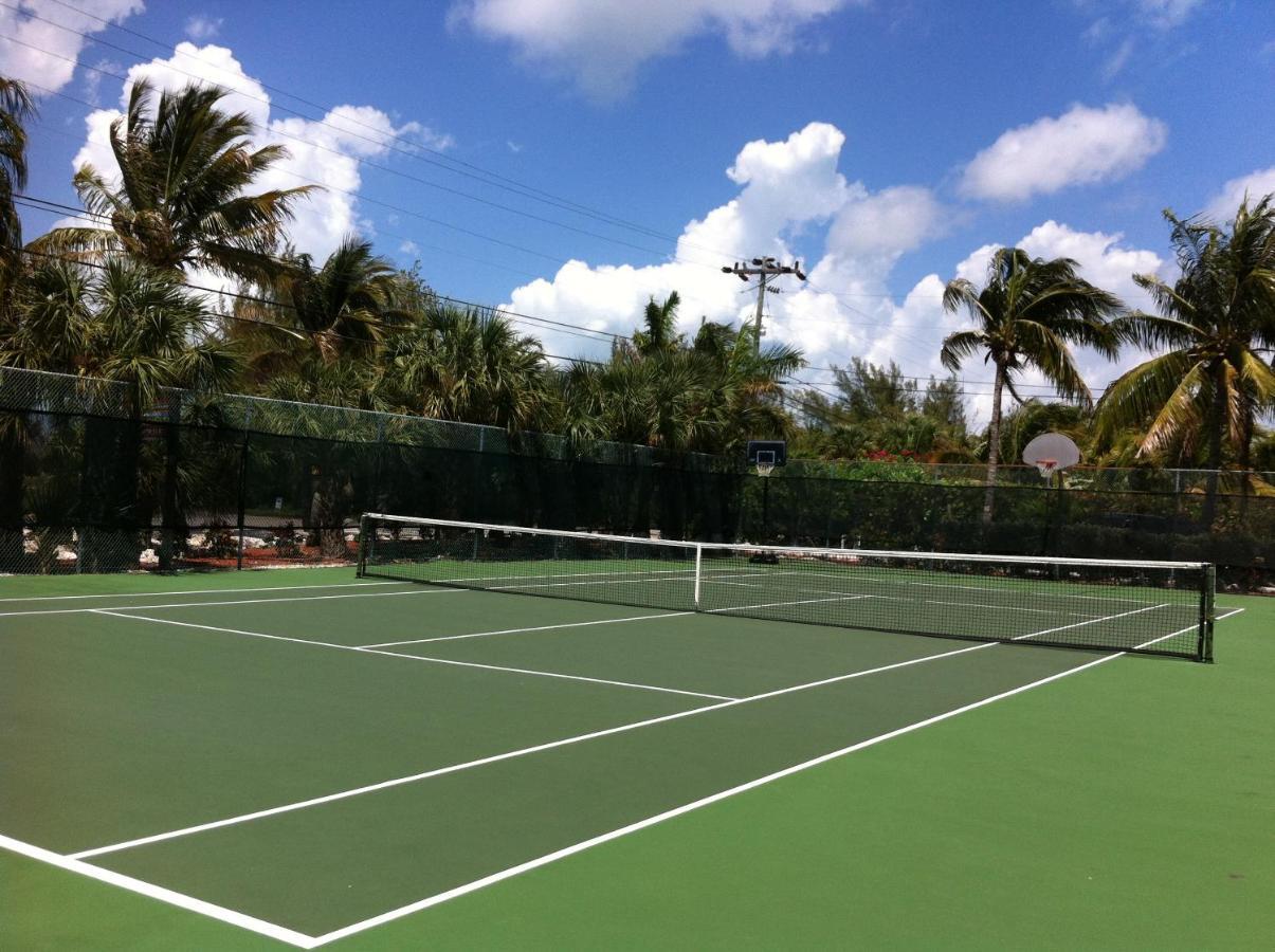 Coco Plum Beach & Tennis Club & Marina Marathon Exterior photo